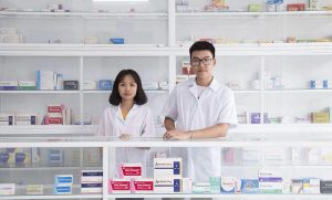 quầy thuốc và nhà thuốc